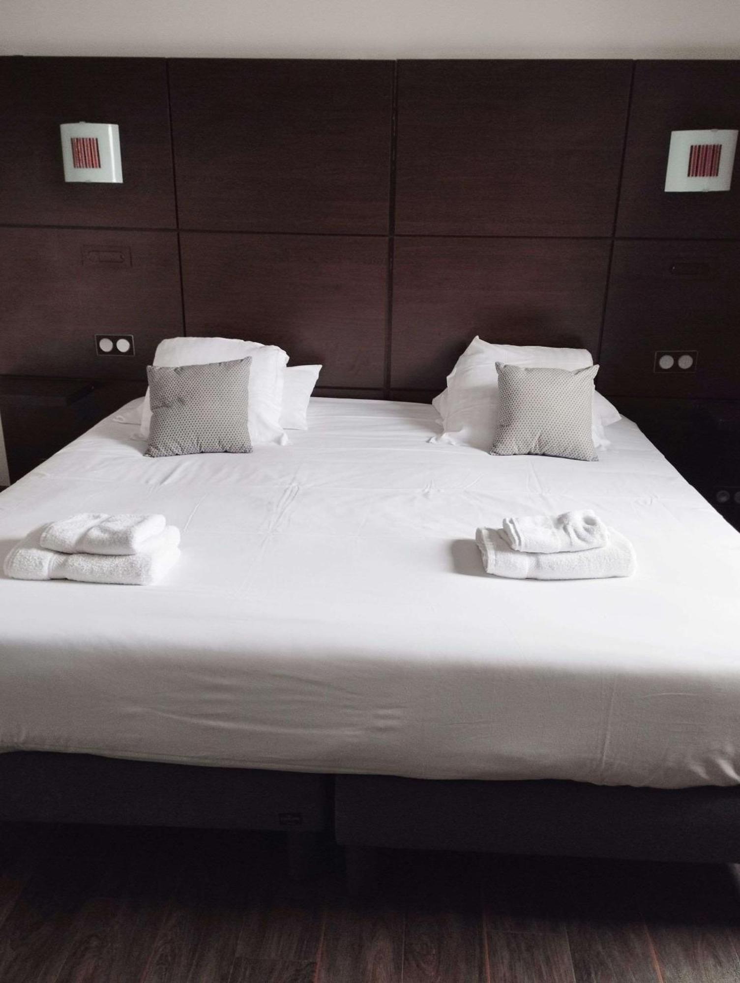 Brit Hotel L'Arrivee แก็งก็อง ภายนอก รูปภาพ