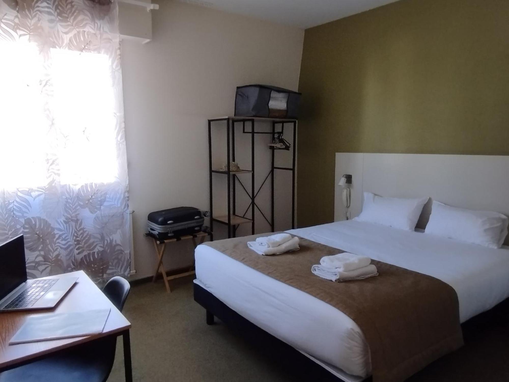 Brit Hotel L'Arrivee แก็งก็อง ภายนอก รูปภาพ